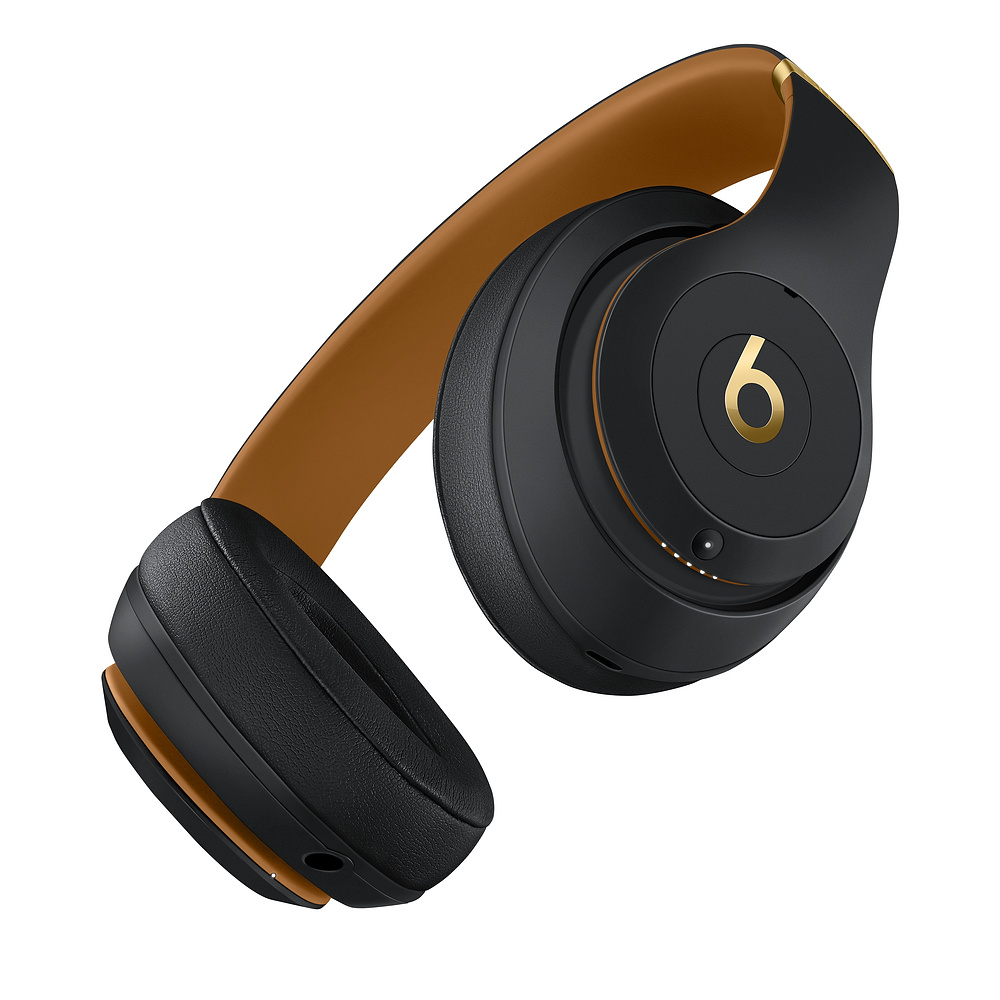 Studio3 Wireless - Midnight Black Gold Angle View